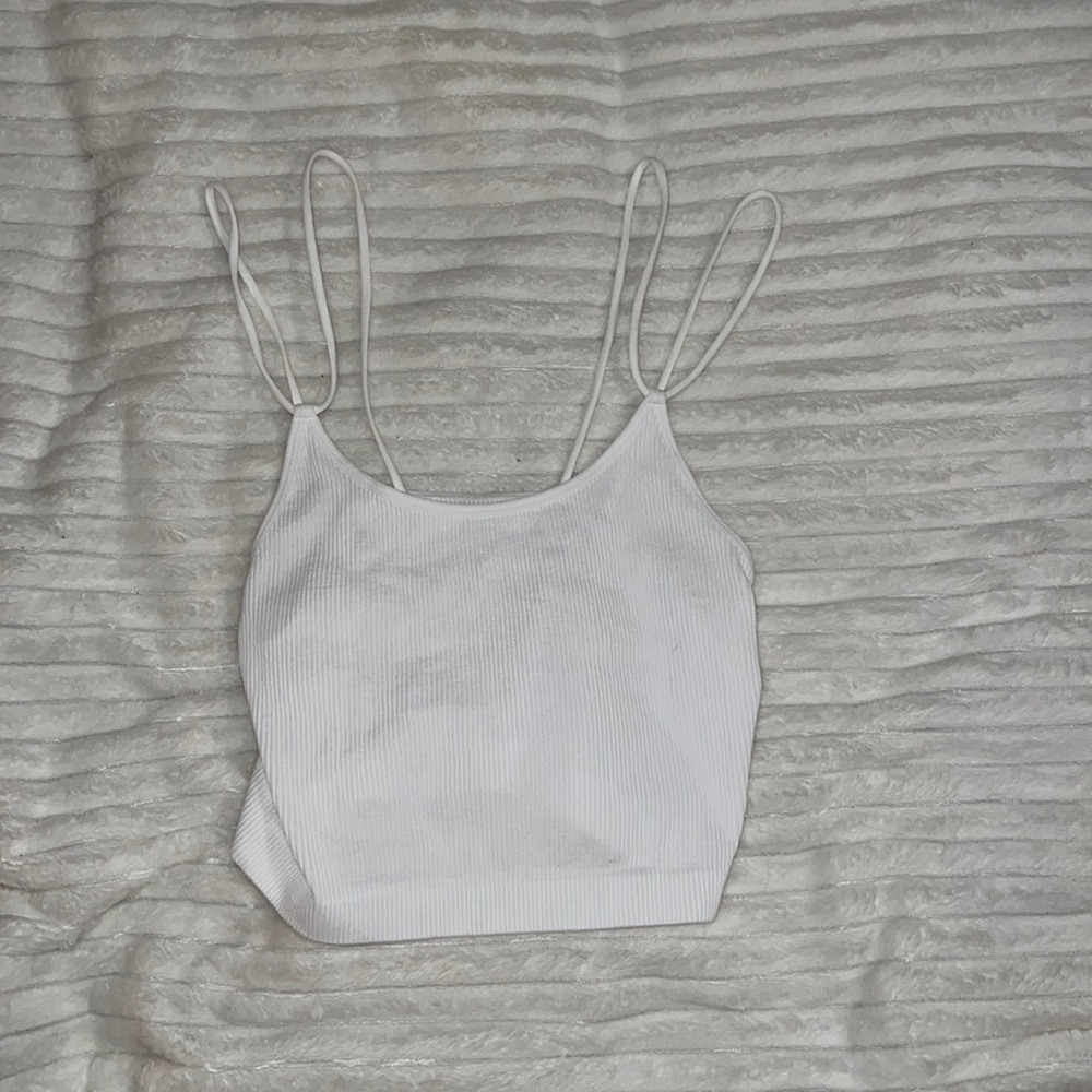 Versatile ribbed white tank top